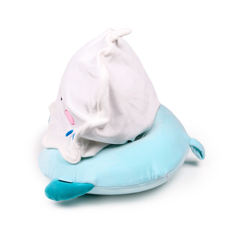 Machine washable travel pillow for convenience