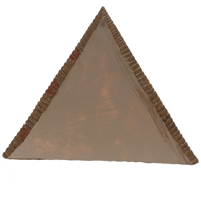 Versatile pyramid display stand for decorative ornaments