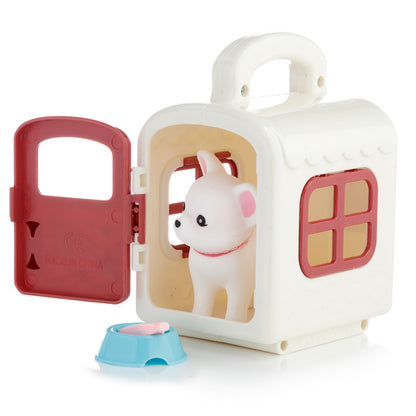 Imaginative play with the Pets Carry Case Toy