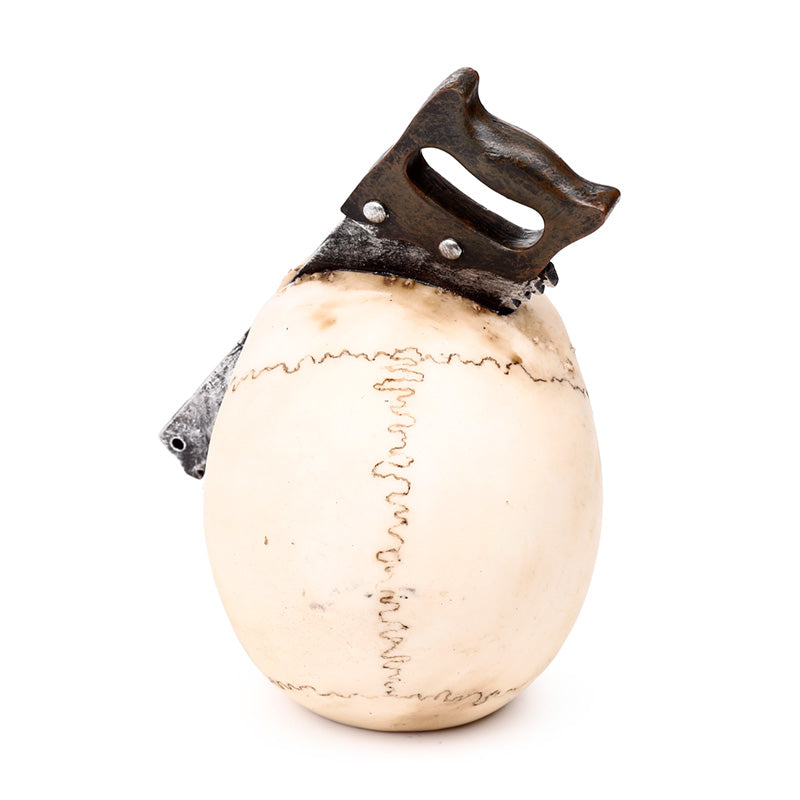 Close-up of the saw through head design