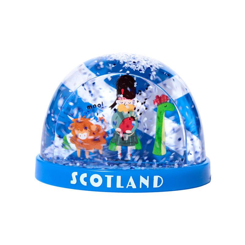 Medium-sized Scotland souvenir snow globe with glitter