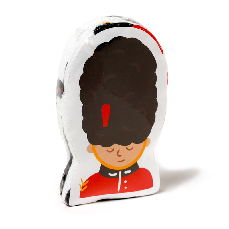 Travel towel featuring London's famous landmarks