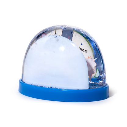 Scotland souvenir snow globe with swirling glitter