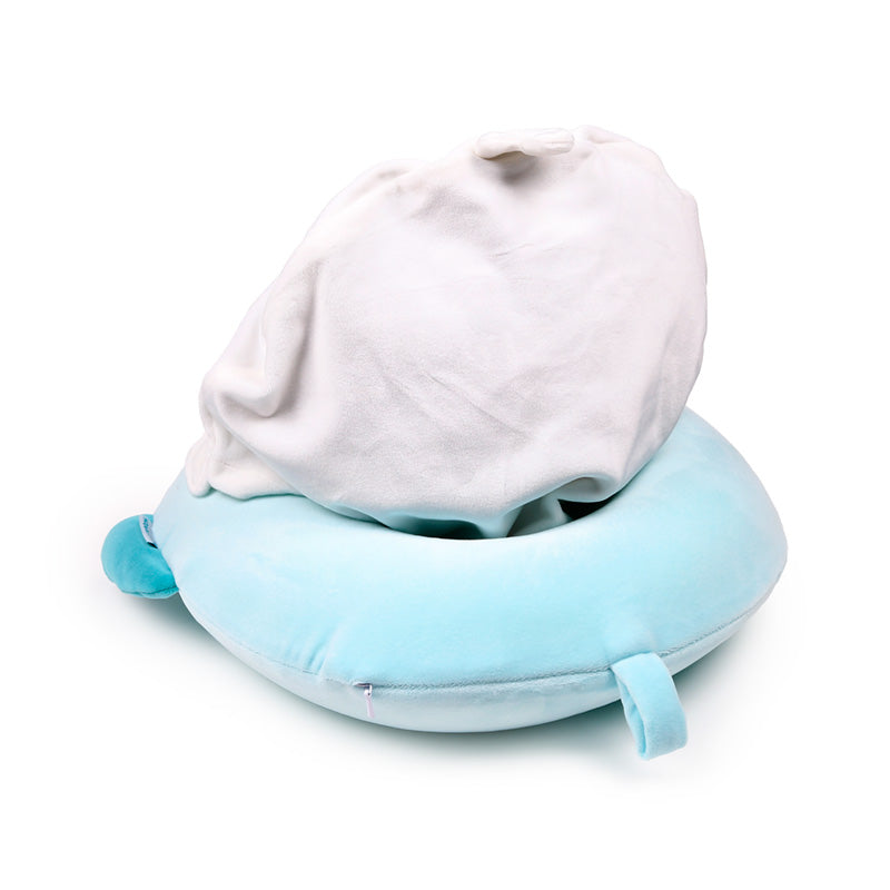 Travel pillow with popper fastening design