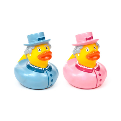 Durable vinyl Queen Duck bath toy for joyful splashes