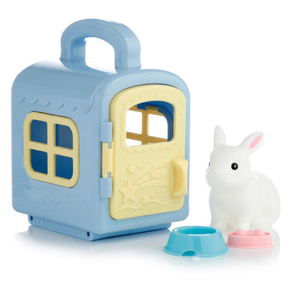 Kids playing with the Pets Carry Case Toy