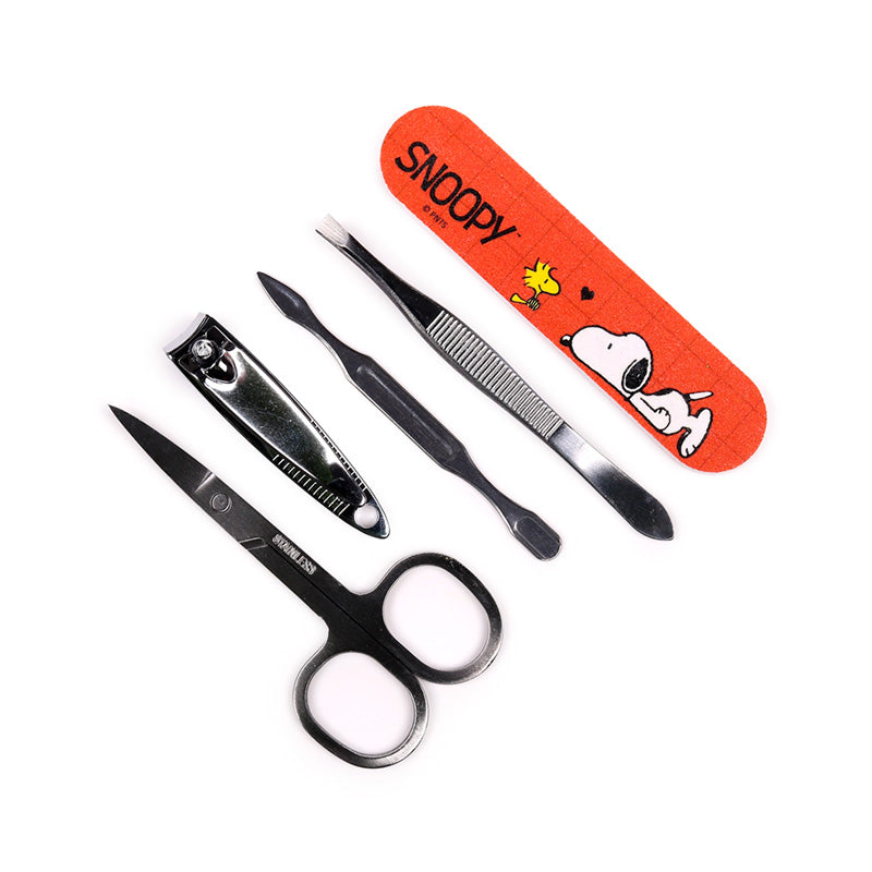 Peanuts Snoopy and Woodstock characters on manicure set